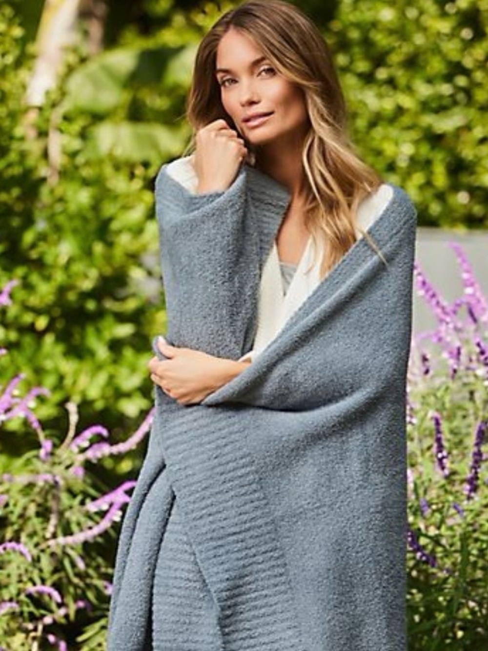 Barefoot Dreams CozyChic Stacked Rib Border Blanket in Carbon Black - Picture 7 of 9